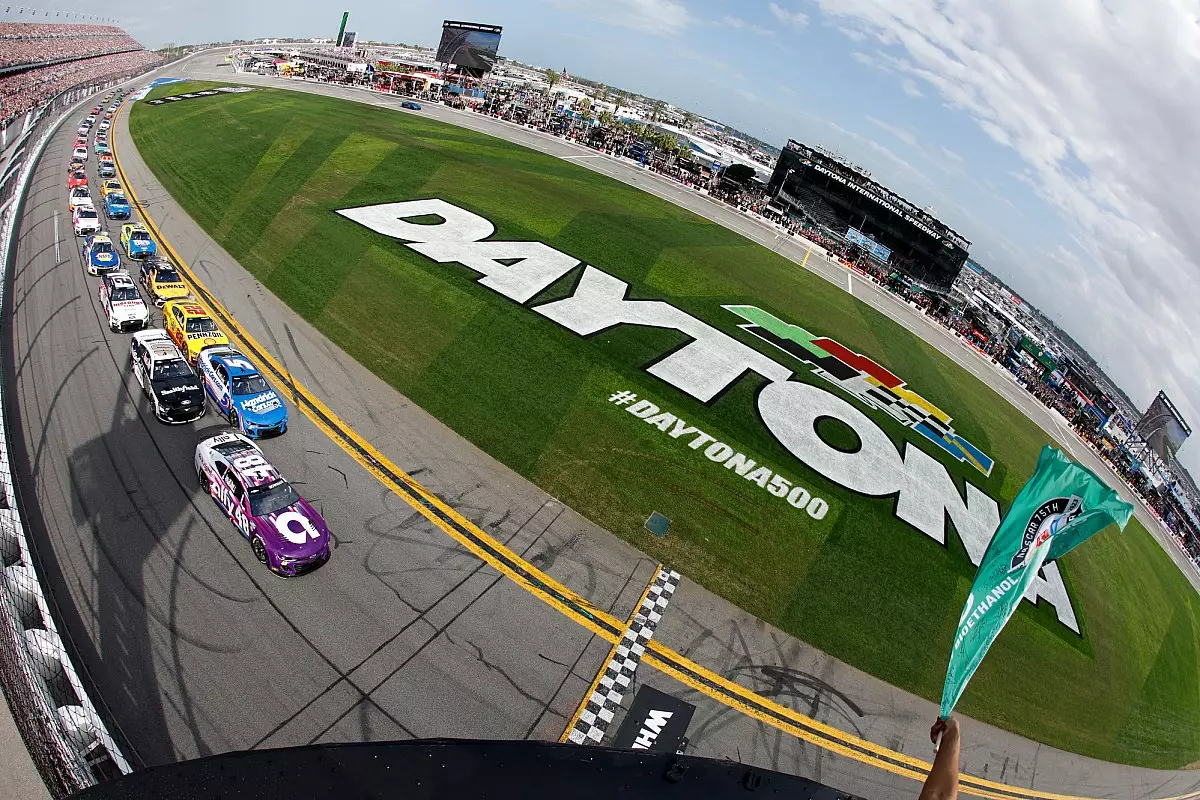 The Exciting New Changes to the 2024 NASCAR Schedule Sports Hold