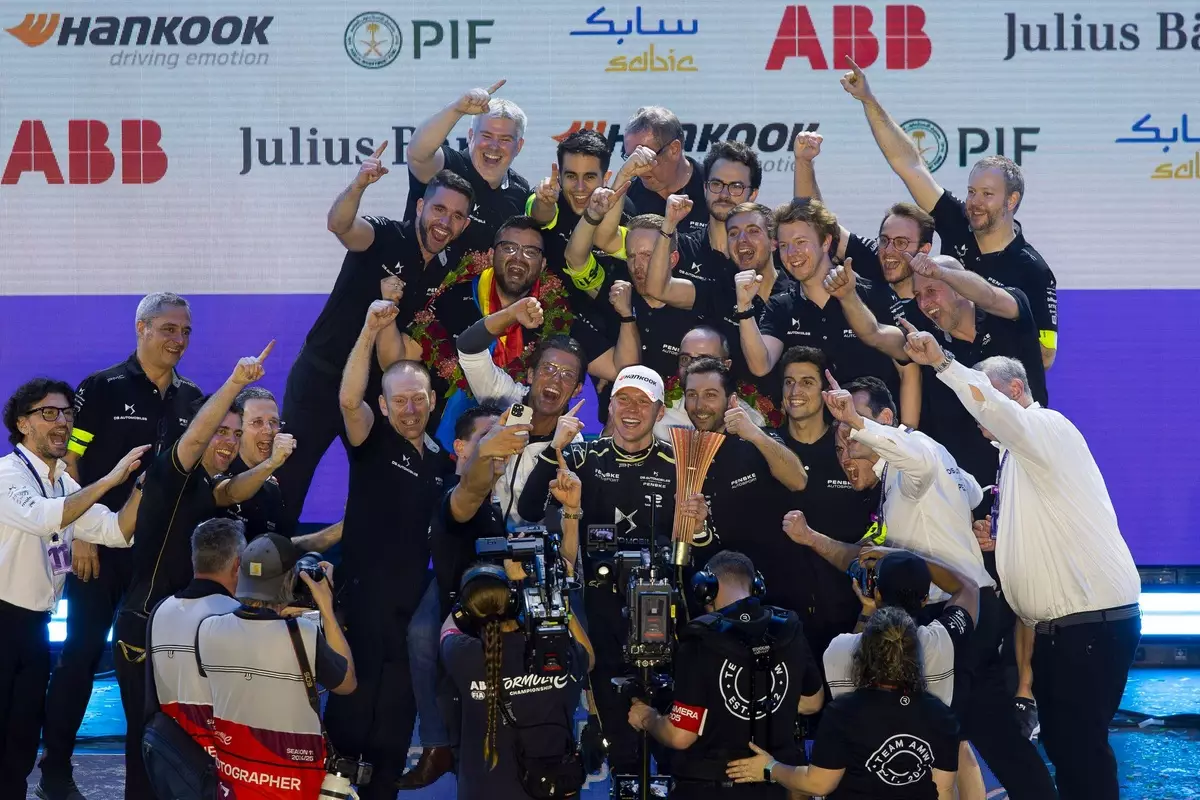 Max Guenther’s Grand Slam: A Triumph for DS Penske at the Jeddah E-Prix