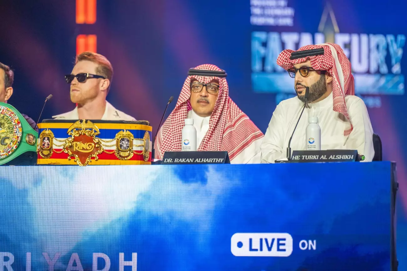 Bold Moves and Tough Choices: Analyzing the Canelo vs. Crawford Undercard Dynamics